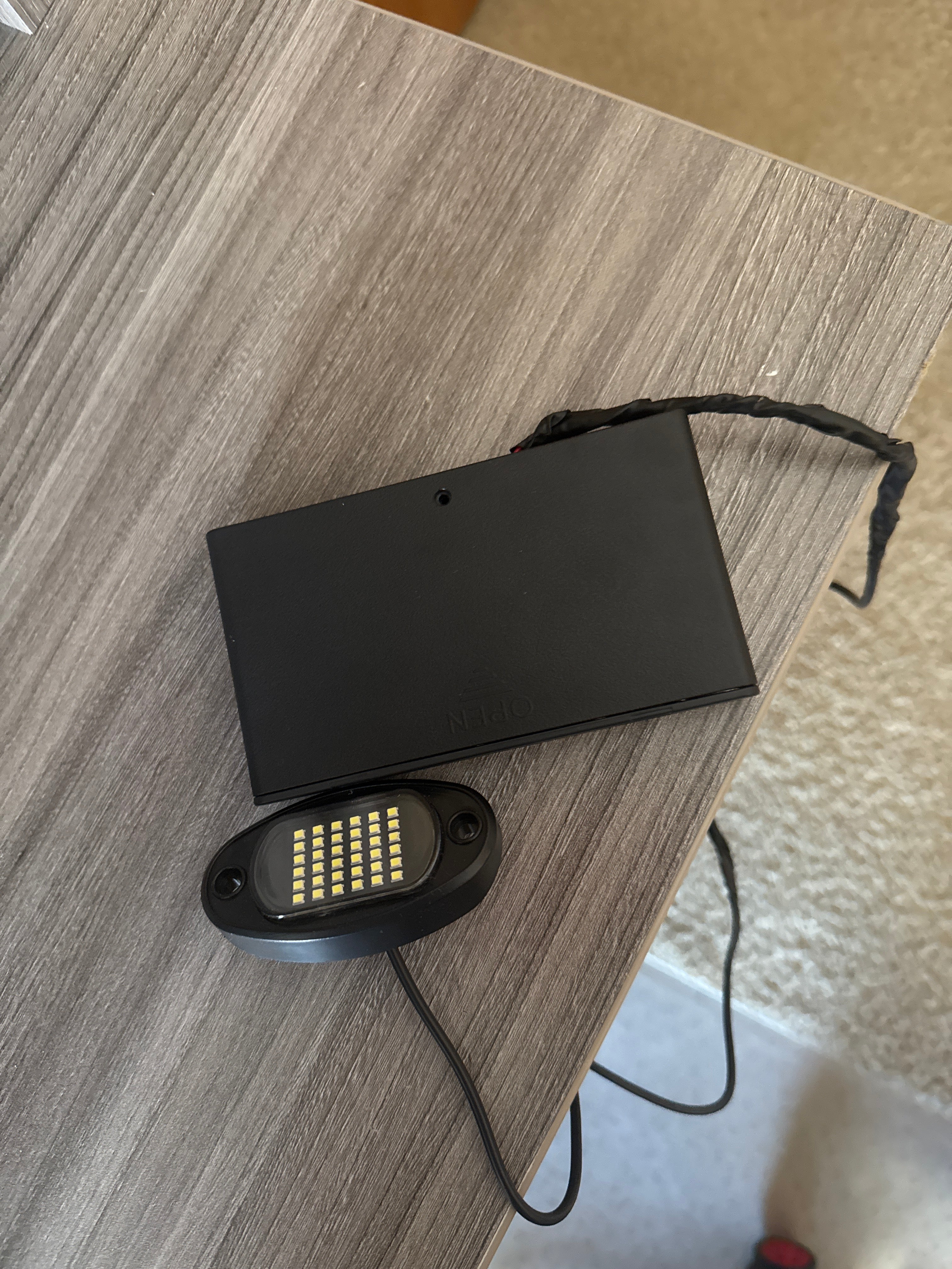 Battery powered rock light With switch