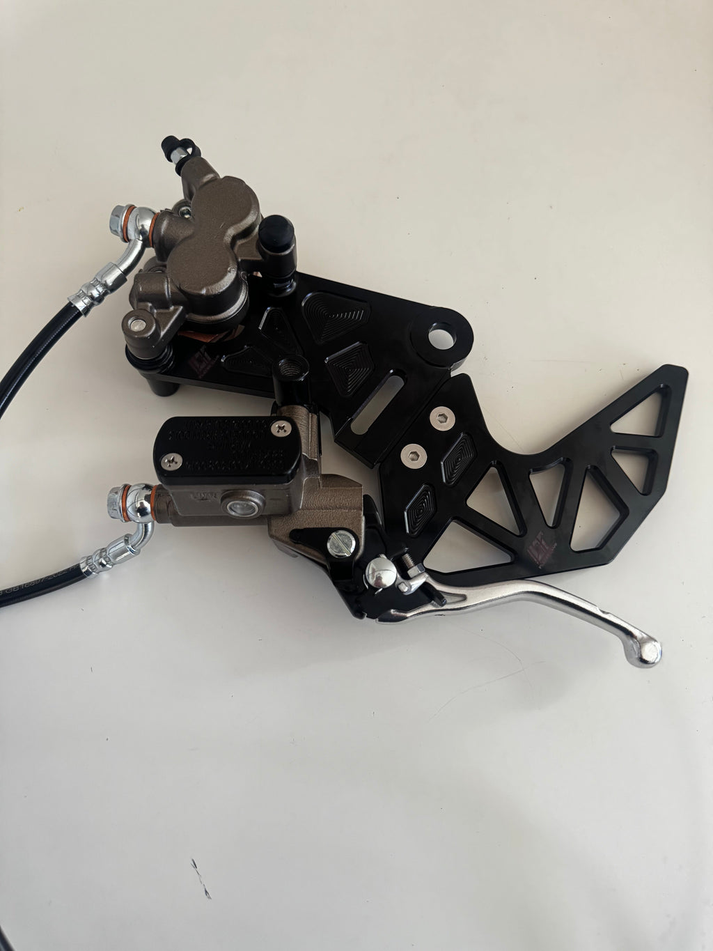 PRE BLEAD ultrabee V2 brakes with titanium clamp bolts