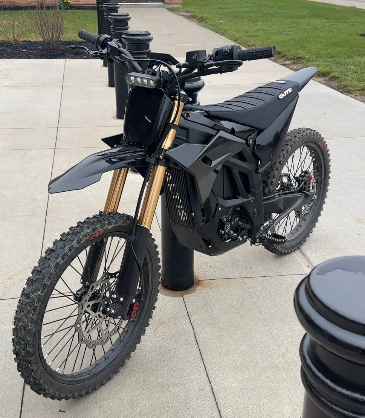 ALTIS GUTS Seat Cover